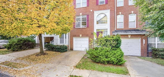 4152 Zinnia Ln, Fairfax, VA 22030