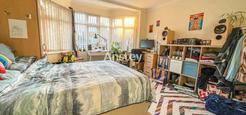 3 bedroom flat