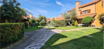 VILLA A SCHIERA A PORTO VIRO