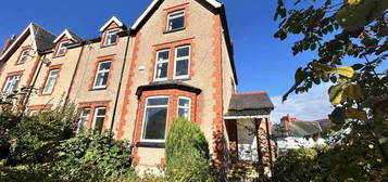 6 bedroom semi-detached house for sale