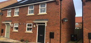 2 bed semi-detached house to rent