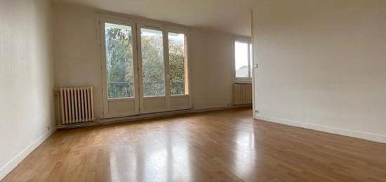 Location appartement 4 pièces 66 m²