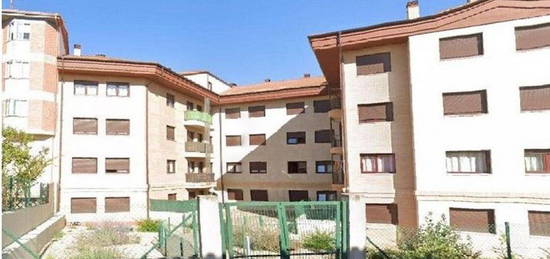 Piso en venta en calle Revilla, 2