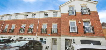 3 bed town house to rent