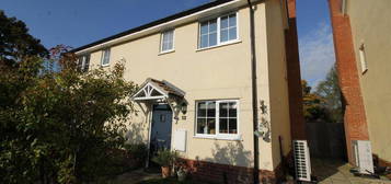 2 bedroom semi-detached house to rent