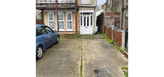 Flat to rent in Hayes Road, Clacton-On-Sea CO15