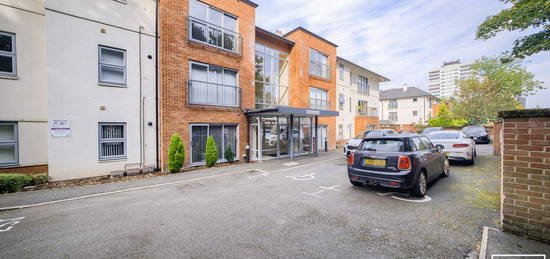 Flat for sale in Kensington Court, Edgbaston B15