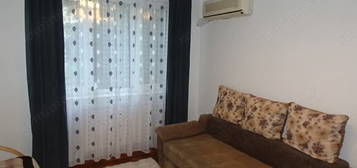 Inchiriez apartament 2 camere in Deva, zona ultracentrala, zona 1 Decembrie (Al. Patriei), etaj 1,