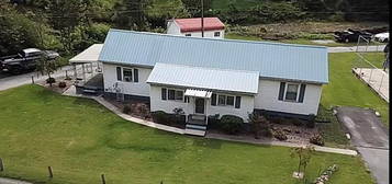 2541 Black Diamond Hwy, Welch, WV 24801