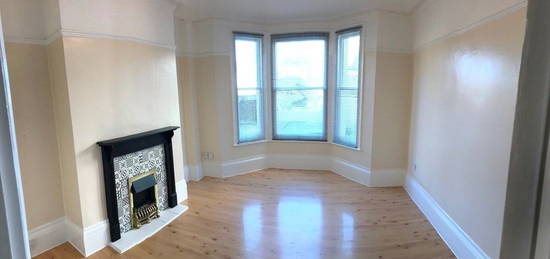 Flat to rent in Darnley Street, Gravesend DA11