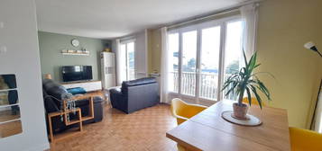 Appartement meublé  à louer, 4 pièces, 2 chambres, 69 m²