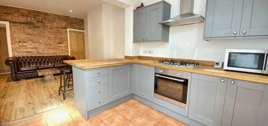 4 bedroom terraced house