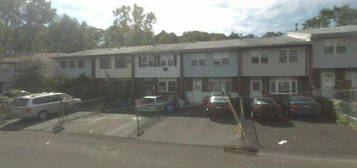 130 Roosevelt Dr, Garnerville, NY 10993