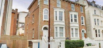 2 bedroom ground floor flat to rent