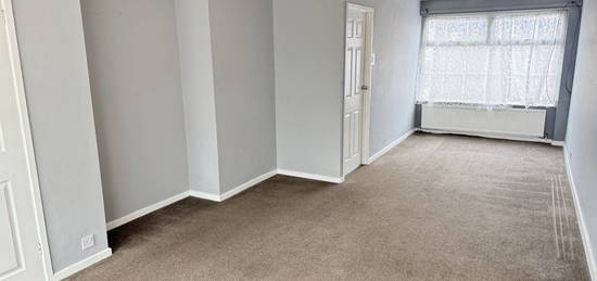 Terraced house to rent in Cedar Close, Leeds LS12