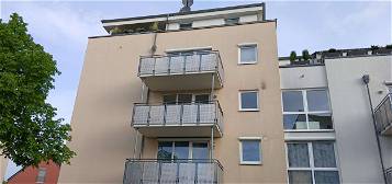 Geschmackvolle 2-Zimmer-Wohnung mit Balkon und Tiefgaragenplatz in Bergisch Gladbach