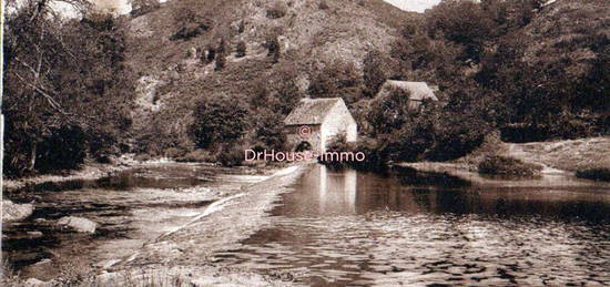 ATTENTION bien lire l'annonce !!! Moulin en ruine, à rénover sur la Creuse, cité sur Cassini, 5 hectares de bois, pas d'eau courante !!!