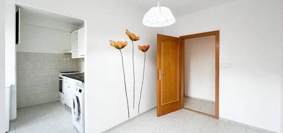Byt 2+1, 76 m², Praha, 170 00