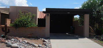 1563 W  Calle De Plata, Green Valley, AZ 85622