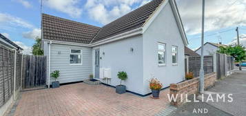 1 bedroom detached bungalow for sale