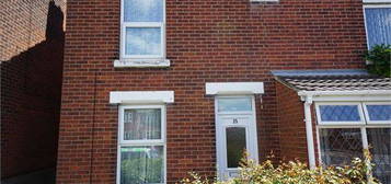 2 bed semi-detached house to rent