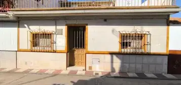 Casa adosada en calle de Soria, 7