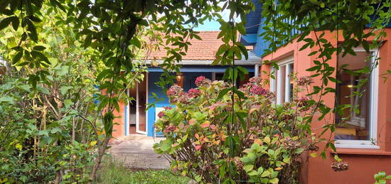 Jolie maison avec garage et jardin