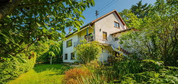 Freistehendes Wohnhaus mit Einliegerwohnung in begehrter Hanglage in Leimen mit Garage und Garten