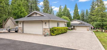 323 Maidu Dr, Lake Almanor West, CA 96020