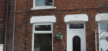 2 bed terraced house to rent