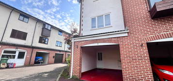 Terraced house to rent in White Cloud Park, Southsea PO4