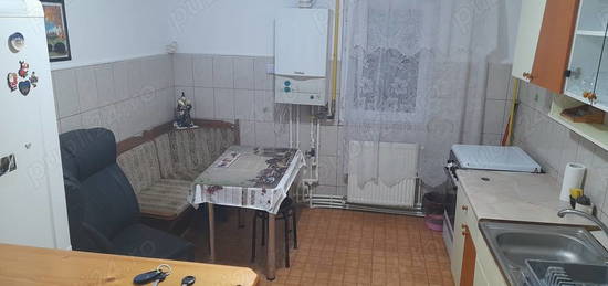 Inchiriez apartament doua camere micro 14