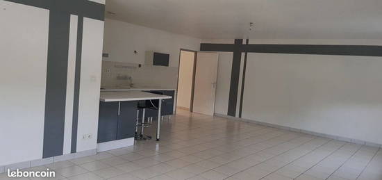 Appartement F4 98m² 730 charges comprises