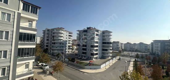 ILICA GAYRİMENKULDEN BUHARA EVLERDE SATILIK 3+1 DAİRE