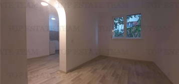 Apartament 2 camere renovat la parter