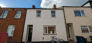 5 bedroom terraced house