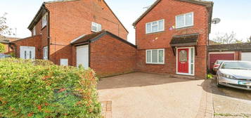 3 bedroom link detached house for sale