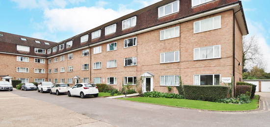 Flat for sale in Linden Grove, New Malden KT3