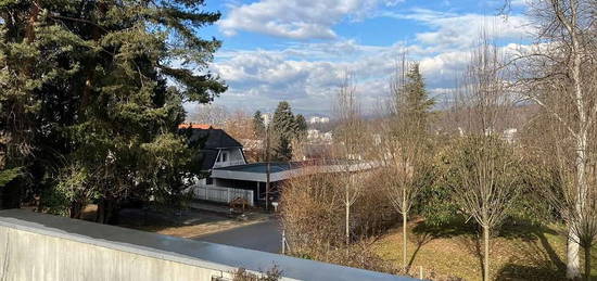 Gartenwohnung mit Autoabstellplatz in toller Lage