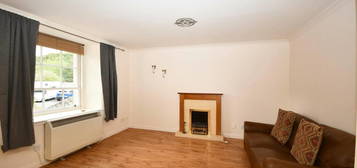 2 bedroom ground floor flat