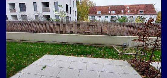 Achtung - nur mit Wohnberechtigungsschein: Sanierte 3 Zimmer + Terrasse, Einbauküche, Tageslichtbad