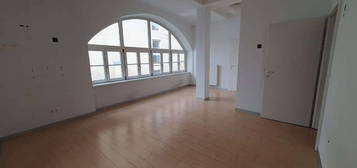 Provisionisfrei! Helle zwei Zimmerwohnung 50 m², Terrasse 44 m², 2. Stock