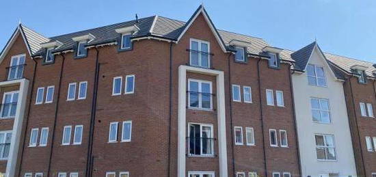 Flat to rent in 43 Maplebeck Drive, Southport PR8