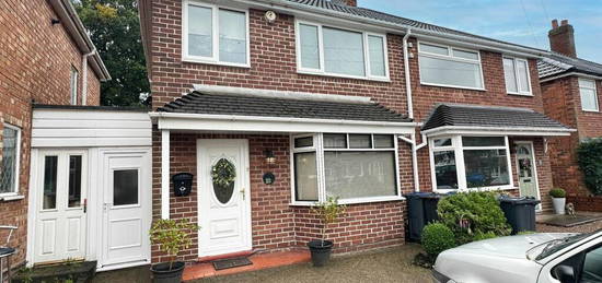 3 bedroom semi-detached house for sale