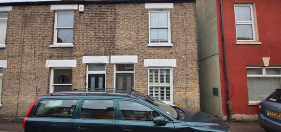 End terrace house to rent in Thoday Street, Cambridge CB1