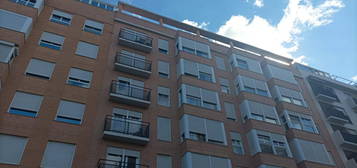 Apartamento de alquiler en Avinguda de la Constitució, Torrefiel