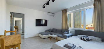 Apartament renovat la 1 minute de Metrou Piata Romana