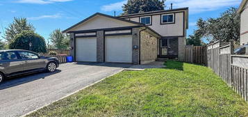 338 Limerick St, Oshawa, ON L1J 6K9
