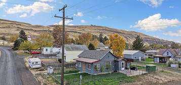 302 Main St, Rufus, OR 97050