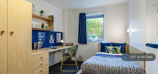 1 bedroom flat share